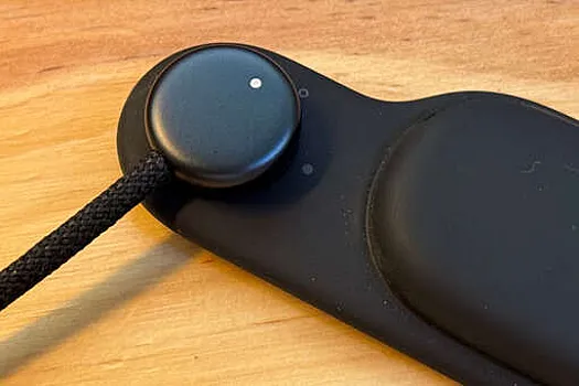 В сеть слили фото отмененной черной версии Vision Pro